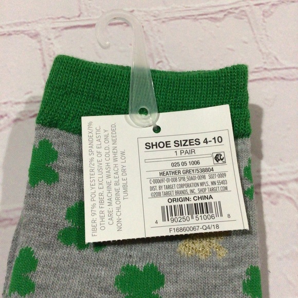 St. Patrick’s Day Shamrock Crew Socks - NWT - Picture 2 of 3